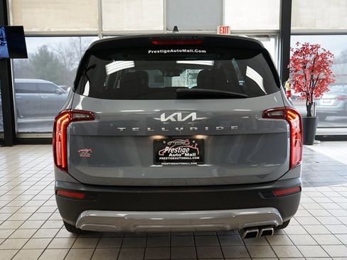 Used 2022 Kia Telluride EX w/ EX Premium Package image 17