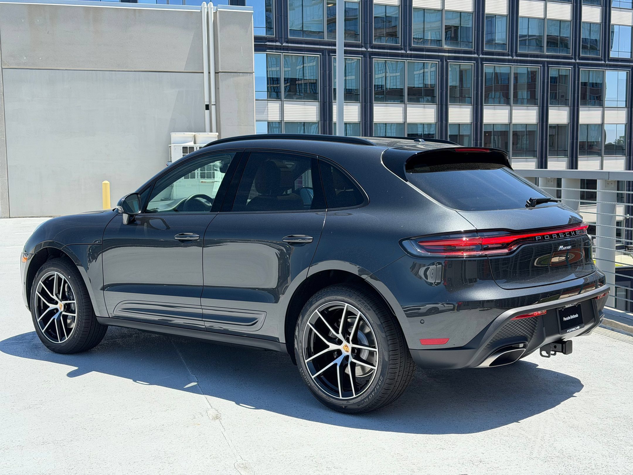 Used 2026 Porsche Macan AWD/4WD image 3