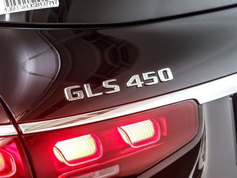 New 2025 Mercedes-Benz GLS 450 4MATIC image 9