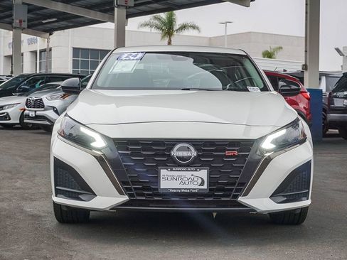Used 2024 Nissan Altima 2.5 SR FWD image 2