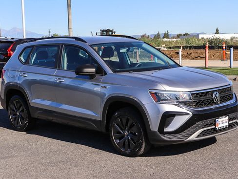 Used 2022 Volkswagen Taos S image 3