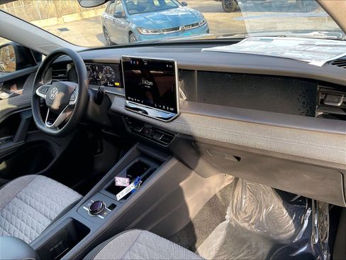 New 2026 Volkswagen Tiguan S image 10