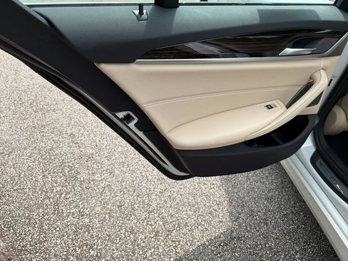 Used 2023 BMW 530e w/ Premium Package RWD image 21