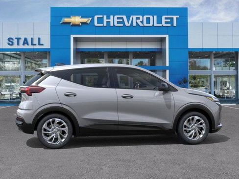 Used 2027 Chevrolet Bolt LT w/ Comfort Package FWD image 5