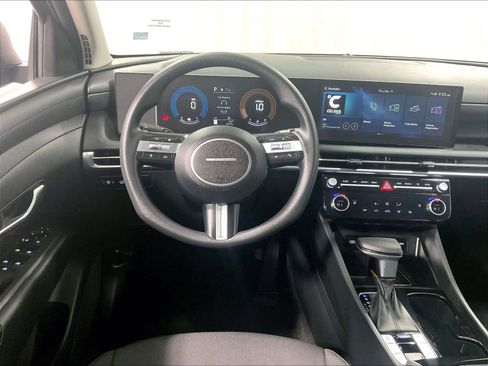 Certified 2025 Hyundai Tucson SEL image 18