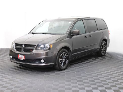 Used 2016 Dodge Grand Caravan R/T w/ Driver Convenience Group FWD image 3