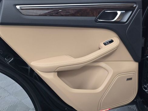 New 2026 Porsche Macan AWD/4WD image 21