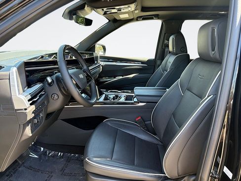 Used 2025 Cadillac Escalade ESV Sport AWD/4WD image 21