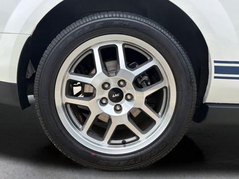 Used 2009 Ford Mustang Shelby GT500 RWD image 20