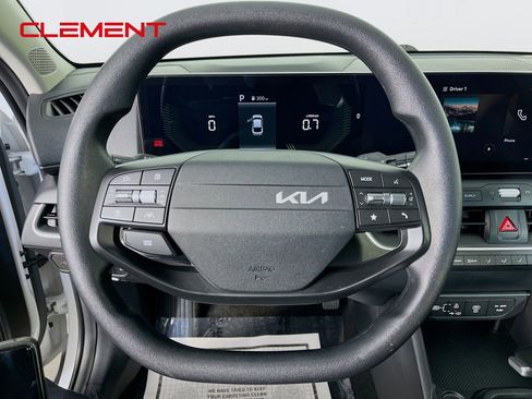 Used 2025 Kia K4 FWD image 14