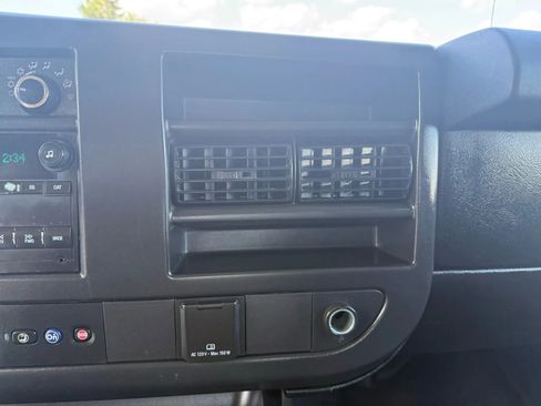 Used 2016 Chevrolet Express 2500 image 38