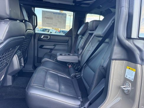 New 2025 Ford Bronco Badlands image 31