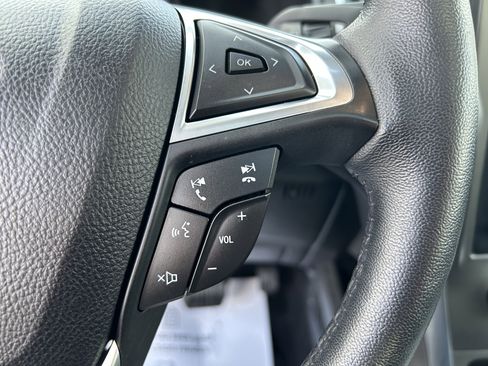 Used 2024 Ford Edge Titanium image 27