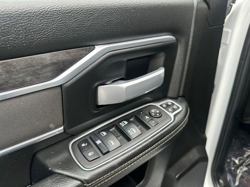 Used 2024 RAM 3500 Big Horn image 23