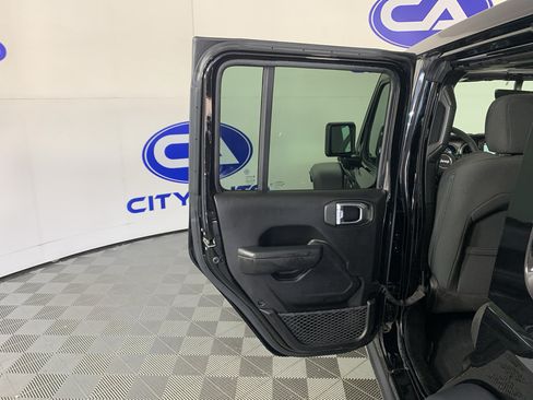 Used 2023 Jeep Wrangler Unlimited w/ Sun & Screen Package AWD/4WD image 28