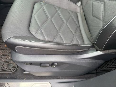 Certified 2024 Volkswagen Atlas SE image 17