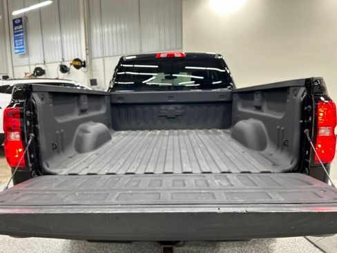 Used 2018 Chevrolet Silverado 1500 LT w/ Midnight Edition AWD/4WD image 23
