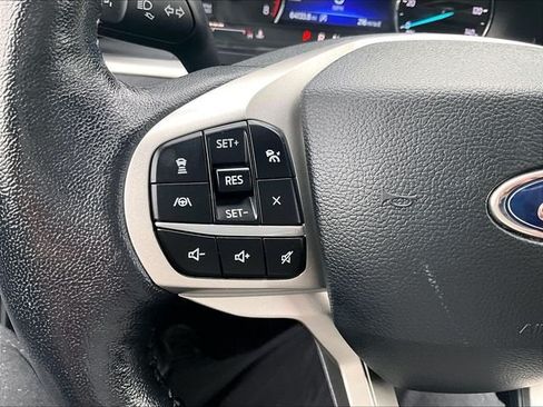 Used 2021 Ford Explorer XLT w/ Equipment Group 202A AWD/4WD image 24