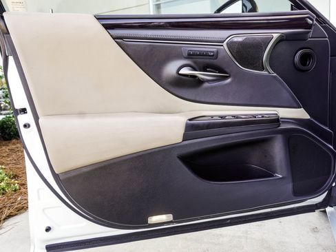 Used 2021 Lexus ES 350 Ultra Luxury w/ Accessory Package FWD image 31