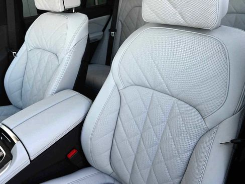 New 2026 BMW X5 xDrive50e w/ Executive Package image 9