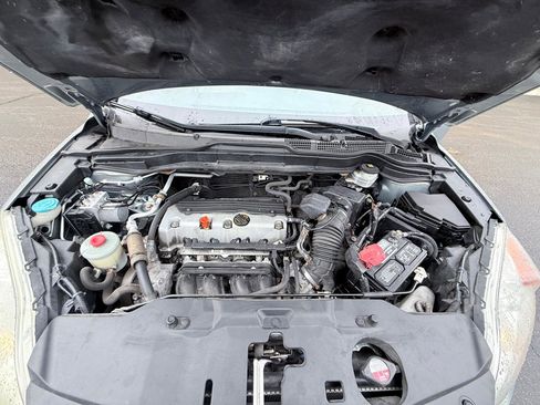 Used 2011 Honda CR-V LX image 17