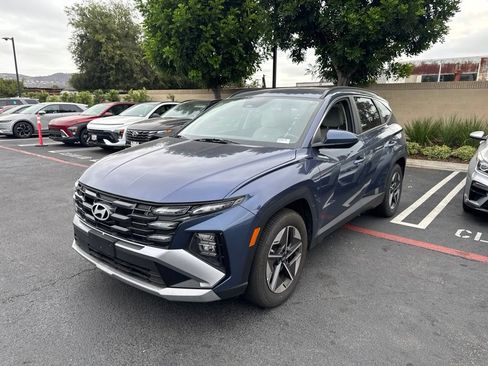 Certified 2025 Hyundai Tucson SEL FWD image 1