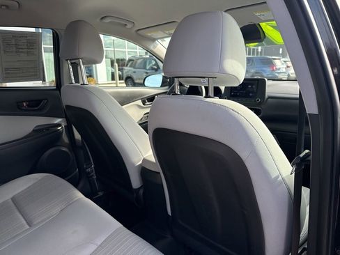 Used 2022 Hyundai Kona SEL image 28