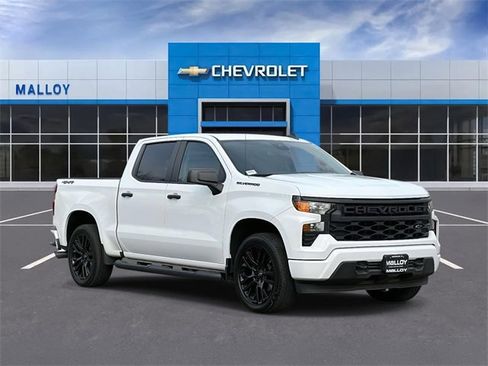Used 2023 Chevrolet Silverado 1500 Custom image 1