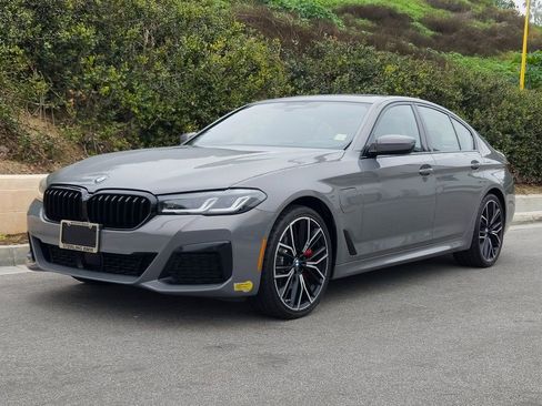 Used 2021 BMW 530e xDrive w/ M Sport Package image 26