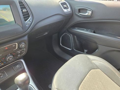 Used 2020 Jeep Compass Latitude image 29