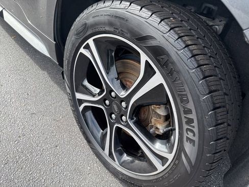 Used 2020 Ford Edge ST image 34