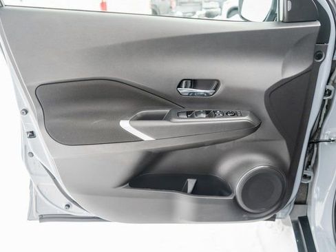 Used 2023 Nissan Kicks SV image 18