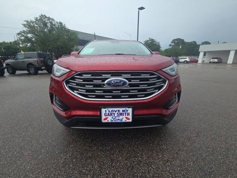 Used 2019 Ford Edge Titanium FWD image 3