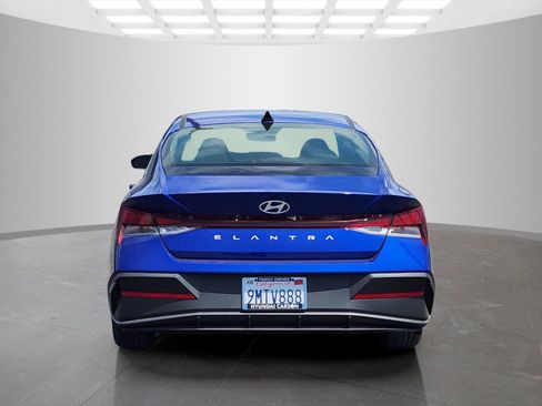 Used 2024 Hyundai Elantra SEL FWD image 6