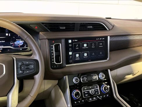 Used 2022 GMC Yukon XL Denali image 7