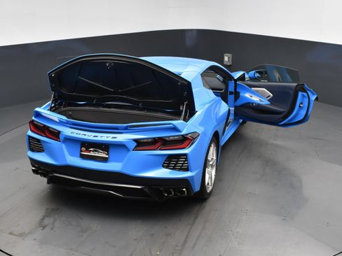 Used 2022 Chevrolet Corvette Stingray Premium Conv w/ Z51 Performance Package RWD image 29