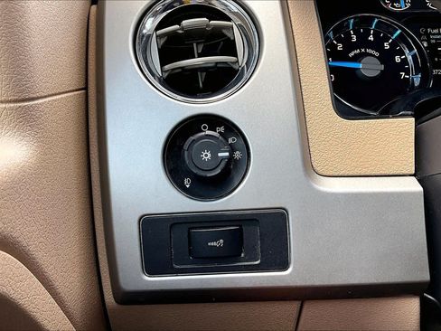 Used 2014 Ford F150 Lariat w/ Equipment Group 502A Luxury RWD image 31