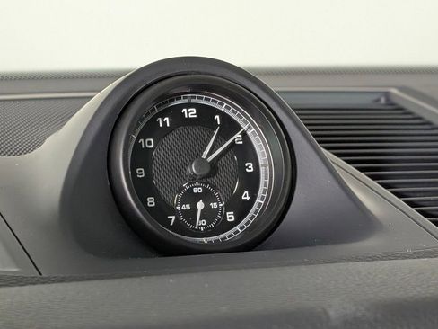 New 2026 Porsche Macan image 31