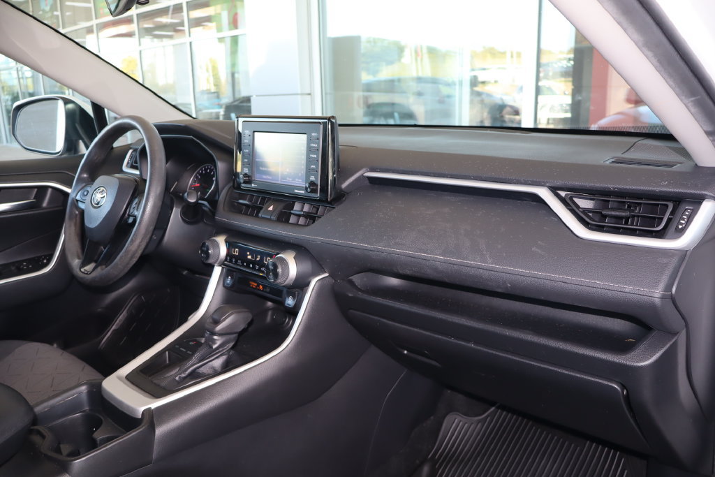 Used 2020 Toyota RAV4 XLE FWD image 42