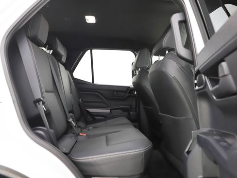 Used 2025 Toyota 4Runner TRD Off-Road Premium AWD/4WD image 14