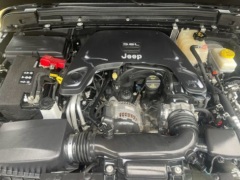 Used 2020 Jeep Wrangler Rubicon AWD/4WD image 18