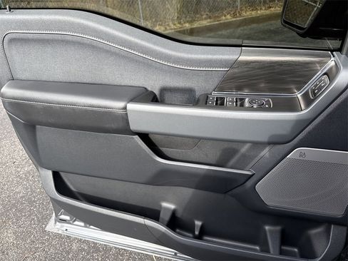 Used 2024 Ford F150 Lightning Lariat image 10