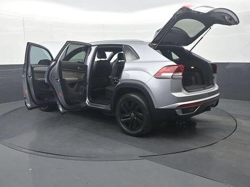 Used 2022 Volkswagen Atlas Cross Sport SE AWD/4WD image 39