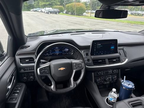 Used 2022 Chevrolet Tahoe LT w/ LT Signature Plus Package AWD/4WD image 3
