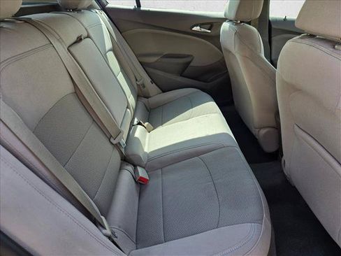 Used 2018 Chevrolet Cruze LT w/ Convenience Package FWD image 18