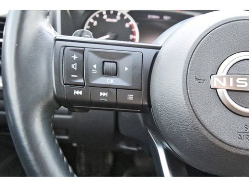 Used 2024 Nissan Rogue SV w/ SV Premium Package image 13