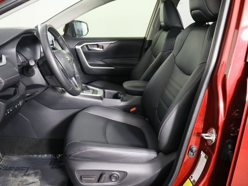 Used 2025 Toyota RAV4 XLE Premium image 15