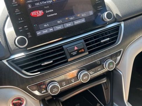 Used 2021 Honda Accord Touring image 6