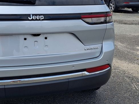 Used 2023 Jeep Grand Cherokee Laredo w/ Luxury Tech Group I AWD/4WD image 16