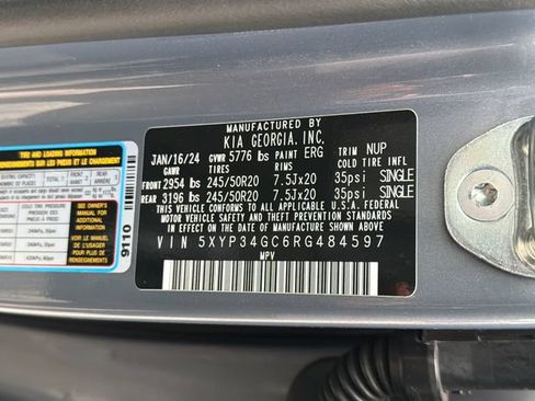 Certified 2024 Kia Telluride EX w/ EX Captain's Chair Package FWD image 30
